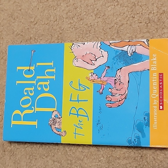 7 Roald Dahl Paperback Books - Picture 14 of 15